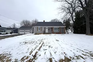 377 Evergreen Dr, Mayville, WI 53050 - Photo 3