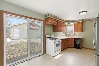 4436 S 64th St, Greenfield, WI 53220 - Photo 7