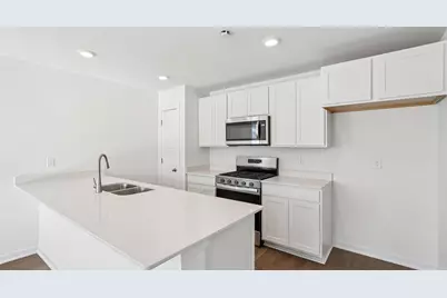 1018  58th Rd, Racine, WI 53182 - Photo 7