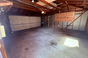 2129 S 31st St, Milwaukee, WI 53215 - Photo 9