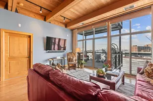 601 E Erie St, Milwaukee, WI 53202 - Photo 9