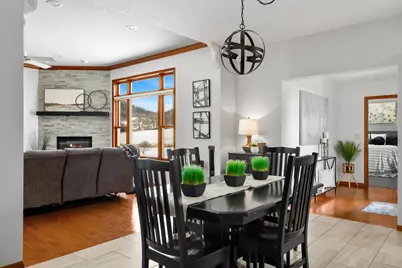 2111  Clearwater Dr, Onalaska, WI 54650 - Photo 9