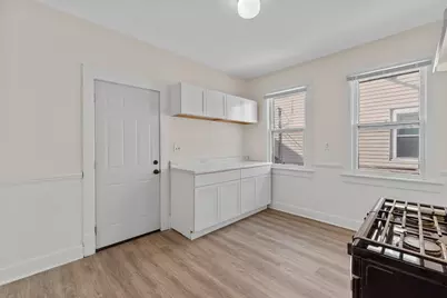 3527 W Branting Ln, Milwaukee, WI 53215 - Photo 7