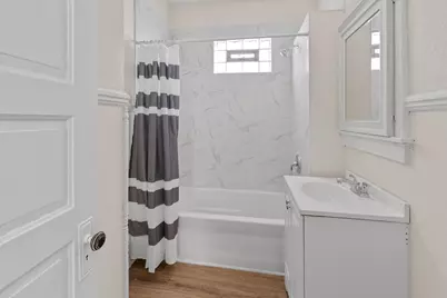 3527 W Branting Ln, Milwaukee, WI 53215 - Photo 9