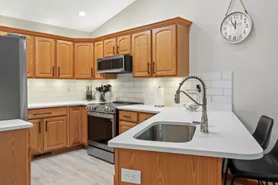 635  Cardinal Way, Sun Prairie, WI 53590 - Photo 7