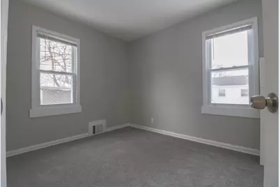 4337 N 42nd Pl, Milwaukee, WI 53216 - Photo 9