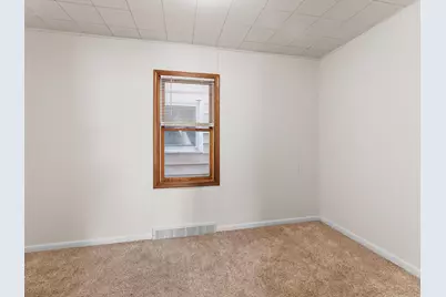 211  Lincoln Ave, Sheboygan, WI 53081 - Photo 11