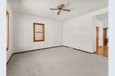 211  Lincoln Ave, Sheboygan, WI 53081 - Photo 9