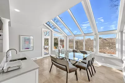 11415 N Stonefield Ct, Mequon, WI 53092 - Photo 9