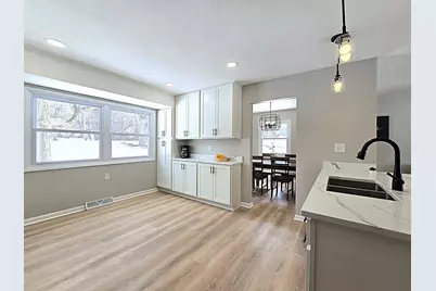 4570 N Delco Ave, Wauwatosa, WI 53225 - Photo 9