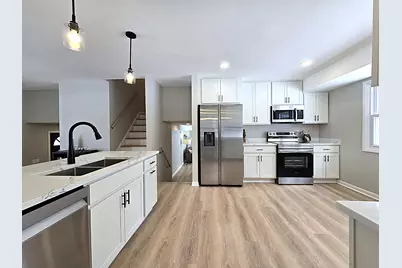 4570 N Delco Ave, Wauwatosa, WI 53225 - Photo 5