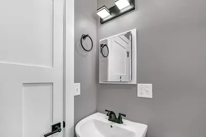 5105 S Small Rd, New Berlin, WI 53151 - Photo 33