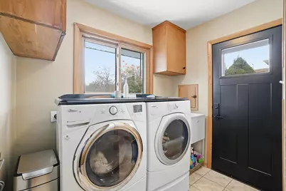 8965 N Navajo Rd, Bayside, WI 53217 - Photo 33