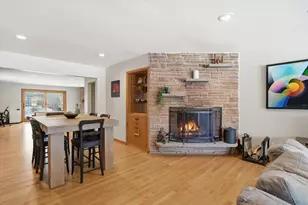 8965 N Navajo Rd, Bayside, WI 53217 - Photo 11