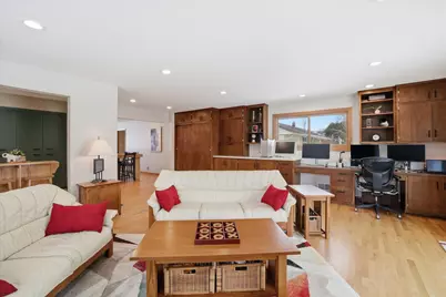 8965 N Navajo Rd, Bayside, WI 53217 - Photo 17