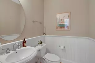 201 Abbey Springs Dr, Fontana, WI 53125 - Photo 27