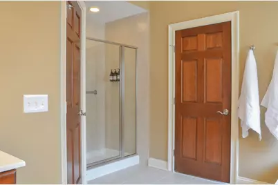 201  Abbey Springs Dr, Fontana, WI 53125 - Photo 9