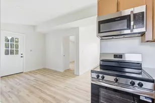 10314 Root River Dr, Racine, WI 53108 - Photo 11