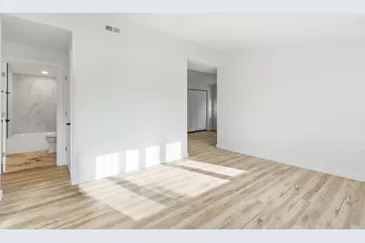 10314  Root River Dr, Racine, WI 53108 - Photo 7