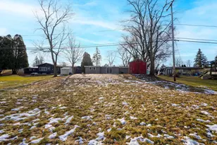 10314 Root River Dr, Racine, WI 53108 - Photo 5