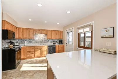 16107 W Heritage Ln, New Berlin, WI 53151 - Photo 13