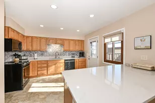 16107 W Heritage Ln, New Berlin, WI 53151 - Photo 13