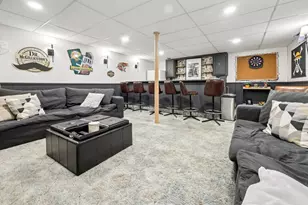 3821 S Sunny View Dr, New Berlin, WI 53151 - Photo 37