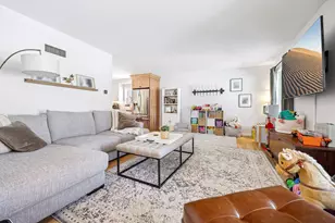 3821 S Sunny View Dr, New Berlin, WI 53151 - Photo 7