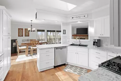 30527  Mountain Ln, Racine, WI 53185 - Photo 11