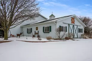 W390S10540 Meadow Ln, Eagle, WI 53119 - Photo 7