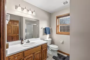 N53W15161 Glenmeadow Ct, Menomonee Falls, WI 53051 - Photo 17