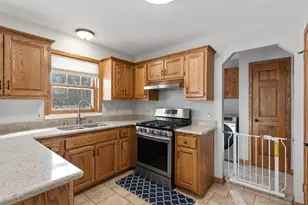 N53W15161 Glenmeadow Ct, Menomonee Falls, WI 53051 - Photo 9