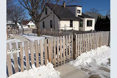 6411 W Cleveland Ave, Milwaukee, WI 53219 - Photo 11