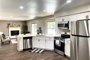 W156N10945 Catskill Ln, Germantown, WI 53022 - Photo 13