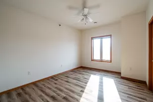 1400 Gabriel Dr, Waukesha, WI 53188 - Photo 31