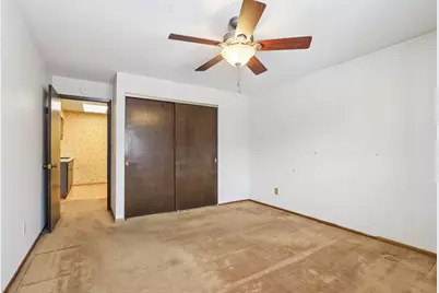 8510 W Waterford Ave #5, Greenfield, WI 53228 - Photo 13