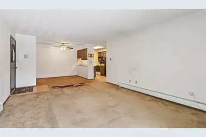 8510 W Waterford Ave #5, Greenfield, WI 53228 - Photo 7