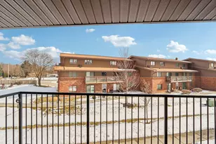 8510 W Waterford Ave, Greenfield, WI 53228 - Photo 17