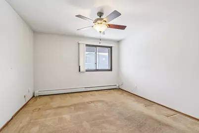 8510 W Waterford Ave #5, Greenfield, WI 53228 - Photo 15