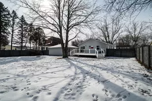 808 Manor Dr, Salem Lakes, WI 53170 - Photo 33