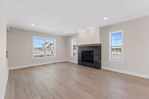 W192N5472 Red Crown Ln, Menomonee Falls, WI 53051 - Photo 35