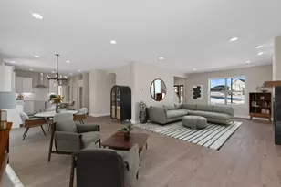 W192N5472 Red Crown Ln, Menomonee Falls, WI 53051 - Photo 9