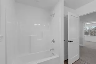 W192N5472 Red Crown Ln, Menomonee Falls, WI 53051 - Photo 23