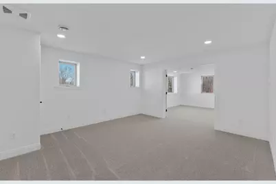 W192N5472  Red Crown Ln, Menomonee Falls, WI 53051 - Photo 27