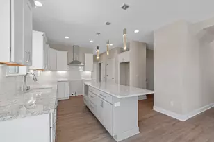 W192N5472 Red Crown Ln, Menomonee Falls, WI 53051 - Photo 5