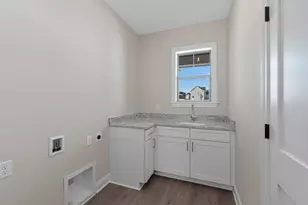 W192N5472 Red Crown Ln, Menomonee Falls, WI 53051 - Photo 33