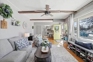 208 Highland Ave, Hartland, WI 53029 - Photo 3