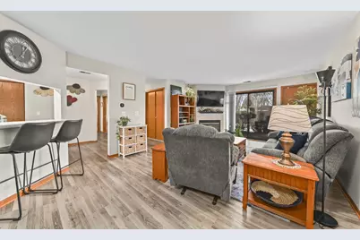 116 E Freistadt Rd #D, Thiensville, WI 53092 - Photo 1