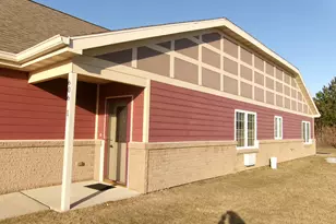 606 Danube Ct, Sheboygan Falls, WI 53085 - Photo 3