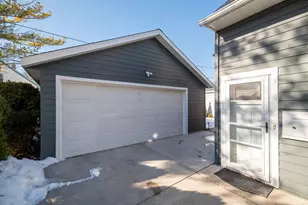 2431 N 70th St, Wauwatosa, WI 53213 - Photo 31